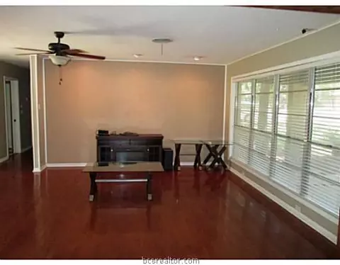 2401 Wayside Dr, Bryan, TX 77802 photo 11