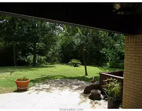 2401 Wayside Dr, Bryan, TX 77802 photo 5