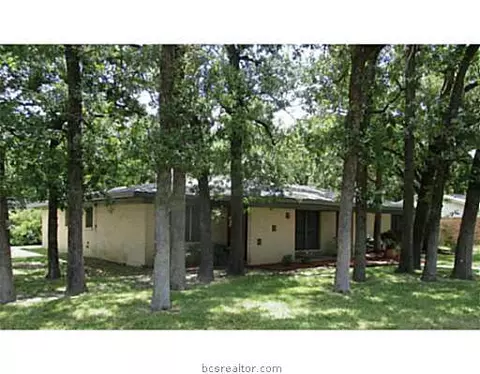 2401 Wayside Dr, Bryan, TX 77802 photo 4