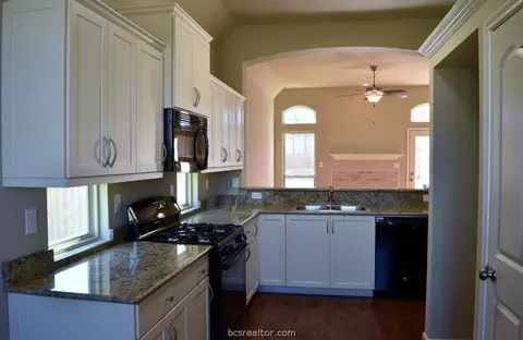 3063 Positano Loop, Bryan, TX 77808 photo 8