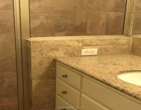 704 E 10th St, Cameron, TX 76520 photo 20