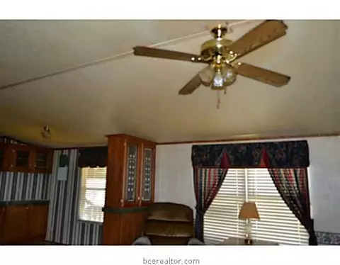 5073 Silver Oak Dr, Bryan, TX 77808 photo 3