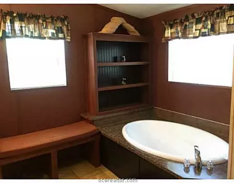 9541 E Timberwilde Dr, Bryan, TX 77808 photo 13