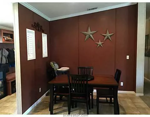 9541 E Timberwilde Dr, Bryan, TX 77808 photo 7
