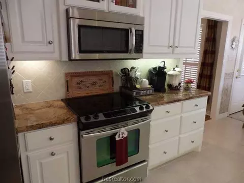 3008 Broadmoor Dr, Bryan, TX 77802 photo 6