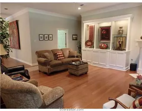 3008 Broadmoor Dr, Bryan, TX 77802 photo 2