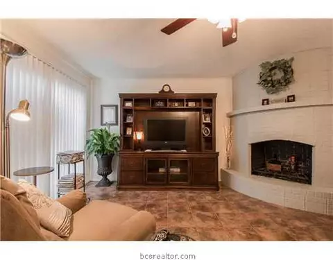 3905 Stillmeadow Dr, Bryan, TX 77802 photo 10