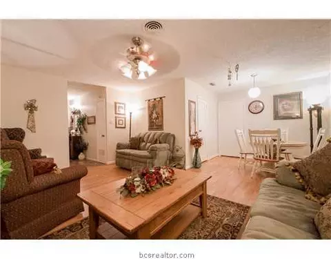 3905 Stillmeadow Dr, Bryan, TX 77802 photo 7