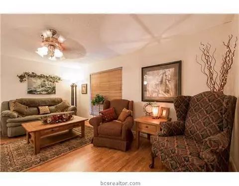 3905 Stillmeadow Dr, Bryan, TX 77802 photo 4
