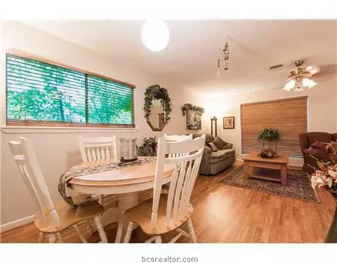 3905 Stillmeadow Dr, Bryan, TX 77802 photo 8