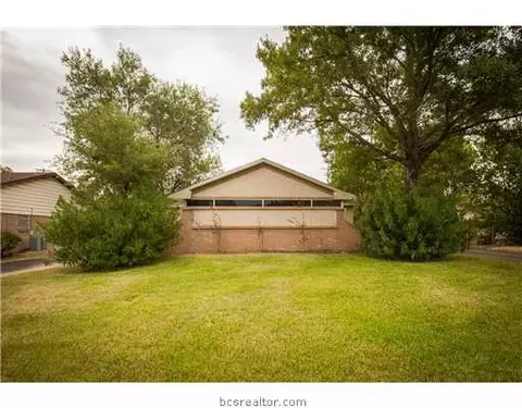 3905 Stillmeadow Dr, Bryan, TX 77802 photo 1