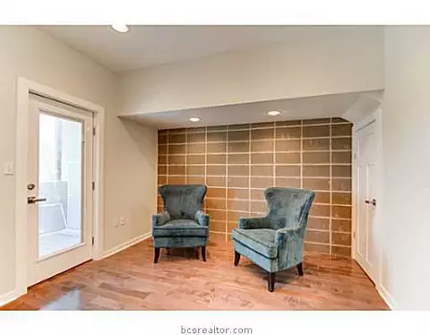 501 24th St E, Bryan, TX 77803 photo 4