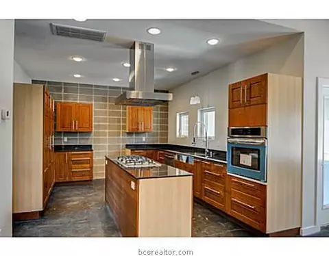 501 24th St E, Bryan, TX 77803 photo 6