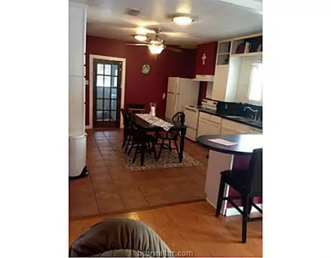6651 Cargill Dr, Bryan, TX 77808 photo 2