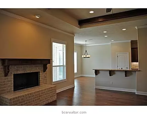 4638 River Rock Dr, Bryan, TX 77808 photo 3