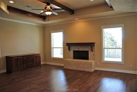 4638 River Rock Dr, Bryan, TX 77808 photo 2