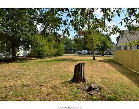 1017 E 27th St, Bryan, TX 77803 photo 4