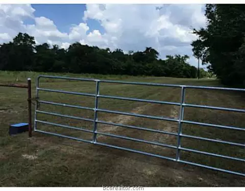9185 Five Points Rd, Bryan, TX 77808 photo 2