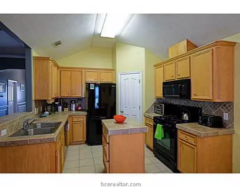 2808 Tabor Rd, Bryan, TX 77803 photo 5