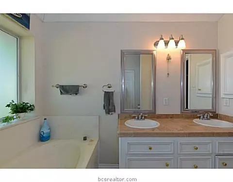 2808 Tabor Rd, Bryan, TX 77803 photo 12