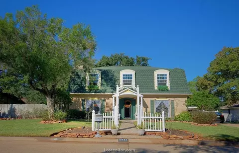 2501 Memorial Dr, Bryan, TX 77802 photo 1