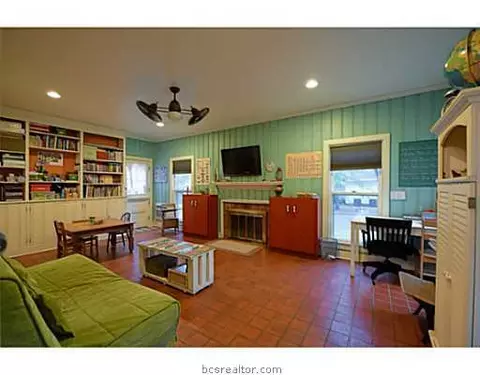 814 E 30th St, Bryan, TX 77803 photo 8