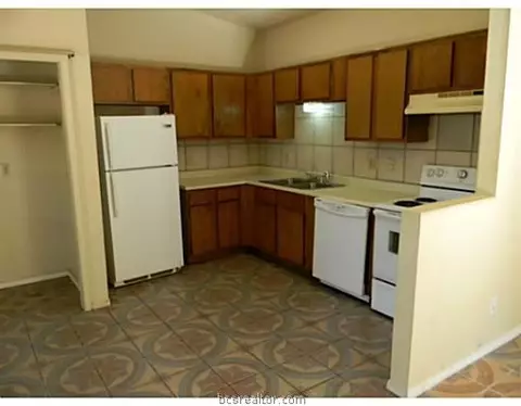 2825-27 Forest Bnd, Bryan, TX 77801 photo 5