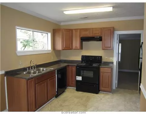 914 E 25th St, Bryan, TX 77803 photo 4