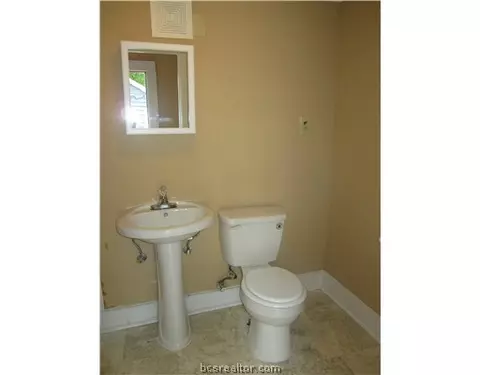 914 E 25th St, Bryan, TX 77803 photo 8