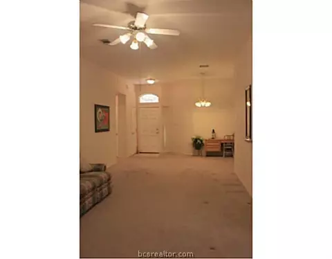 2615 Trophy Dr, Bryan, TX 77802 photo 3
