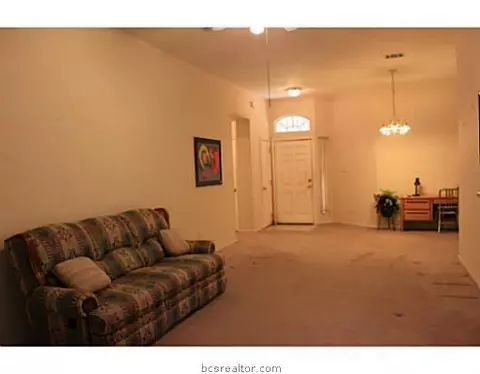 2615 Trophy Dr, Bryan, TX 77802 photo 4