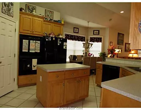 5309 Draycott Ct, Bryan, TX 77802 photo 4