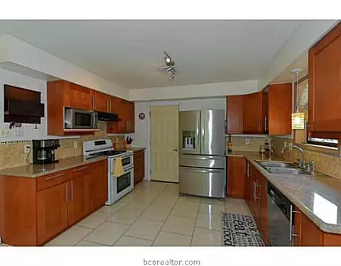 3003 Indian Trl, Bryan, TX 77803 photo 8