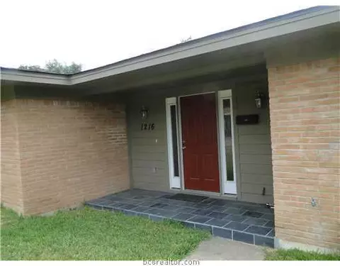 1216 Burt St, Bryan, TX 77803 photo 2