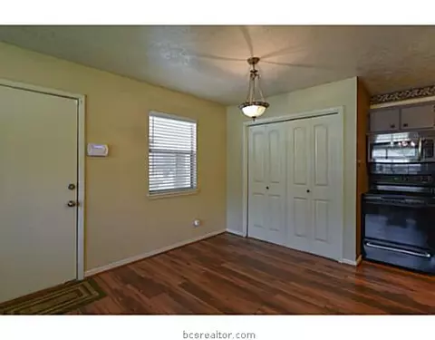 3214 Bonham Dr, Bryan, TX 77803 photo 11
