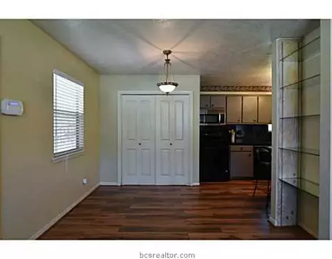 3214 Bonham Dr, Bryan, TX 77803 photo 10