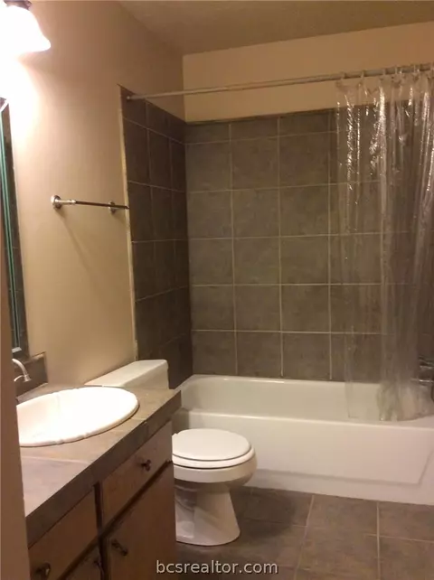 3214 Bonham Dr, Bryan, TX 77803 photo 13