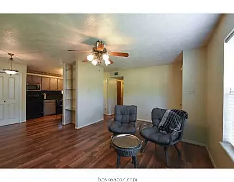 3214 Bonham Dr, Bryan, TX 77803 photo 3