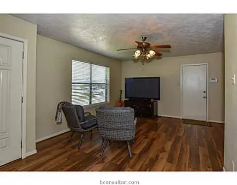 3214 Bonham Dr, Bryan, TX 77803 photo 4