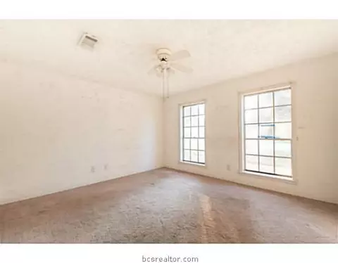 1604 Luza St, Bryan, TX 77802 photo 1