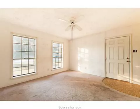 1604 Luza St, Bryan, TX 77802 photo 2