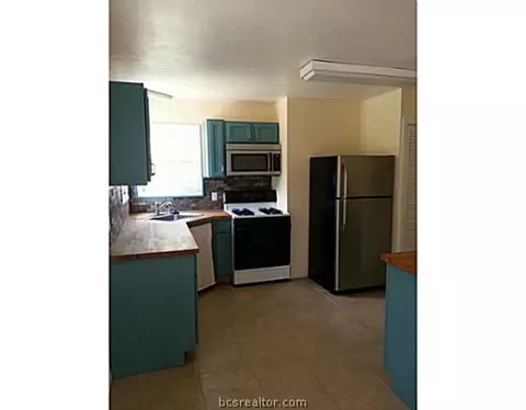 408 E North Ave, Bryan, TX 77801 photo 4