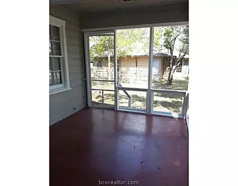 408 E North Ave, Bryan, TX 77801 photo 11