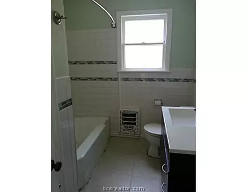 408 E North Ave, Bryan, TX 77801 photo 8