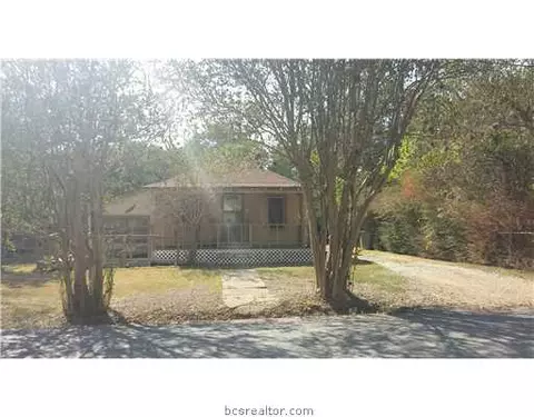 802 Crenshaw St, Bryan, TX 77803 photo 2