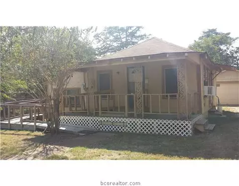 802 Crenshaw St, Bryan, TX 77803 photo 1