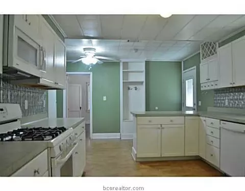 1112 E 29th St, Bryan, TX 77803 photo 9