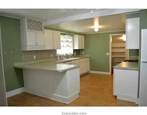 1112 E 29th St, Bryan, TX 77803 photo 6