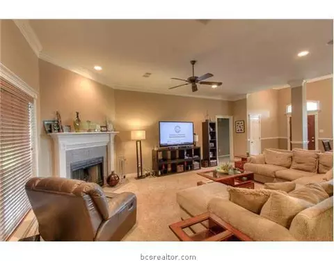 4902 Park Row Pl, Bryan, TX 77802 photo 3