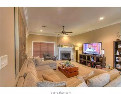 4902 Park Row Pl, Bryan, TX 77802 photo 2